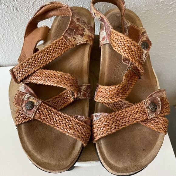 Born Leather Sandals Size 6-6.5 EUC - Picture 4 of 8